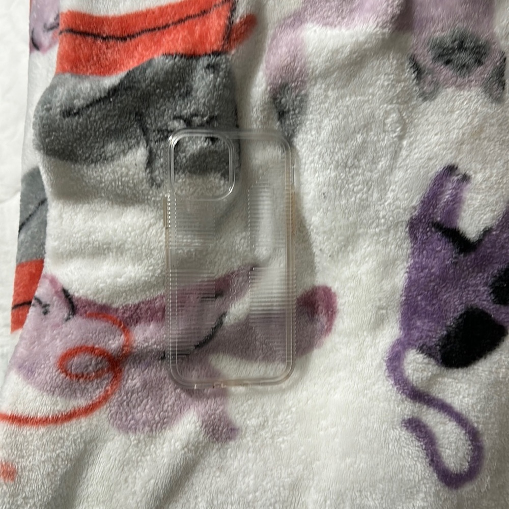 Speck iPhone 12 clear grip case